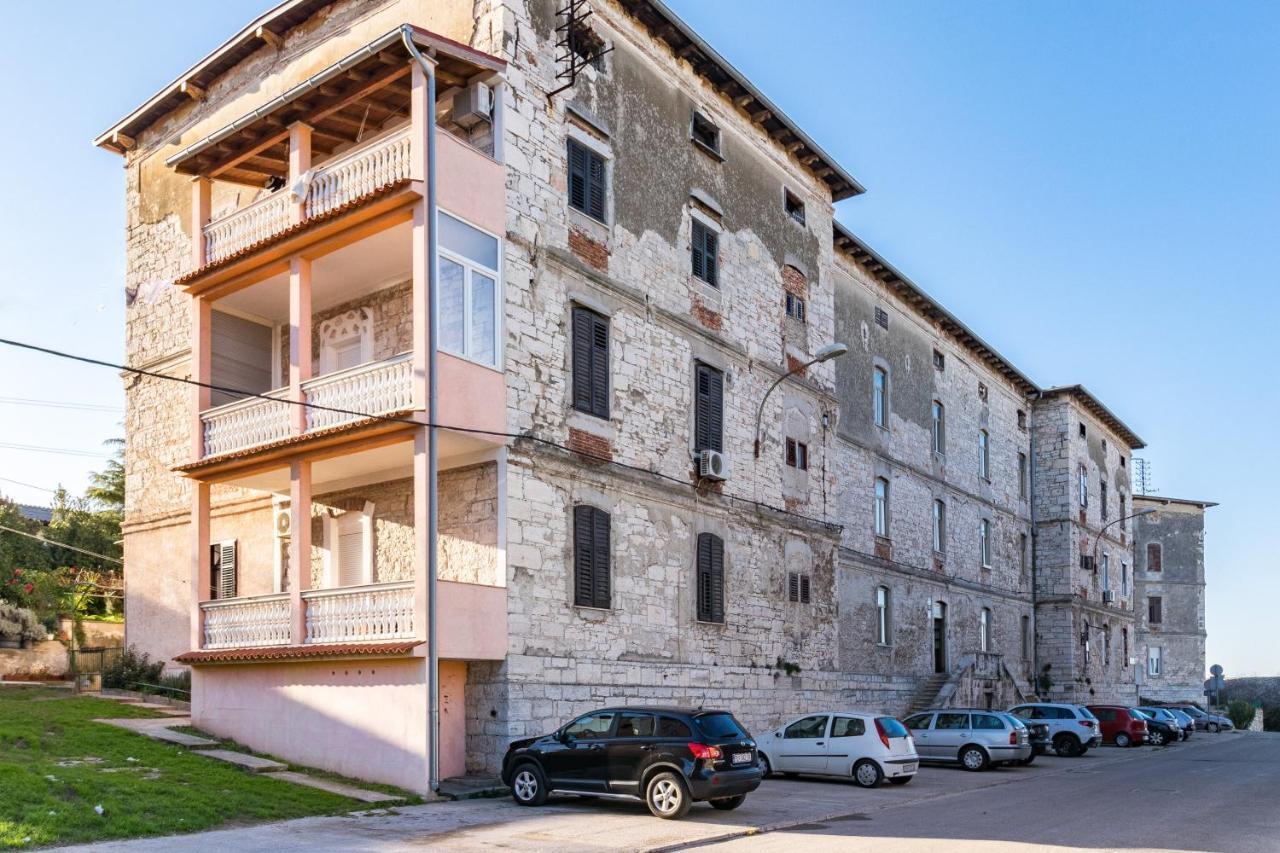 Apartman Lussi Пула Екстер'єр фото